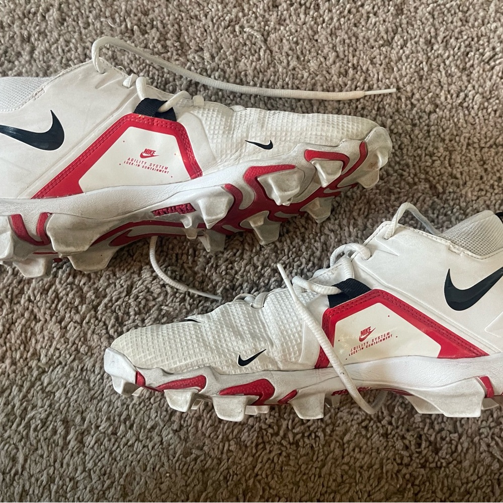 Nike alpha menace 3 shark football cleat red white